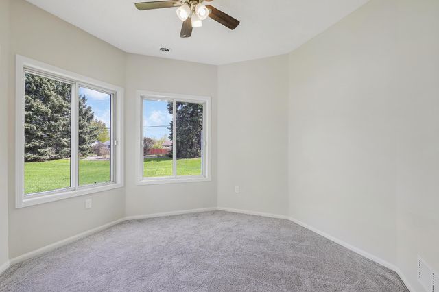 7592 Hinton Park Avenue S, Cottage Grove, MN 55016