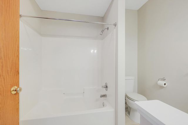 7592 Hinton Park Avenue S, Cottage Grove, MN 55016