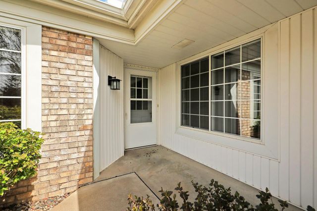 7592 Hinton Park Avenue S, Cottage Grove, MN 55016