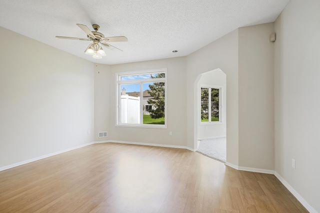 7592 Hinton Park Avenue S, Cottage Grove, MN 55016