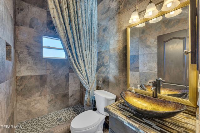 5876 OSCAR PEREZ Avenue, El Paso, TX 79932