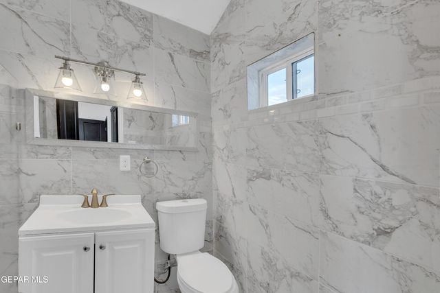 5876 OSCAR PEREZ Avenue, El Paso, TX 79932