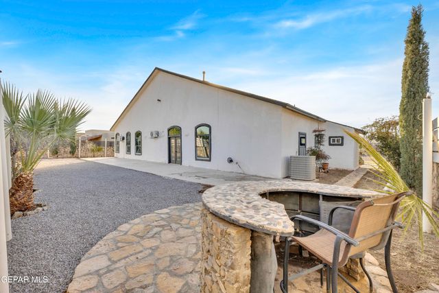 5876 OSCAR PEREZ Avenue, El Paso, TX 79932