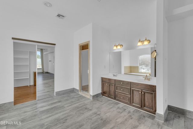 5876 OSCAR PEREZ Avenue, El Paso, TX 79932