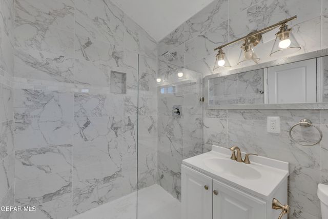 5876 OSCAR PEREZ Avenue, El Paso, TX 79932