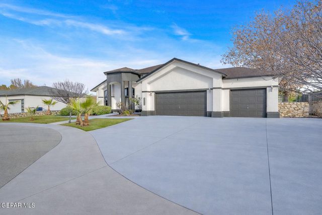 5876 OSCAR PEREZ Avenue, El Paso, TX 79932