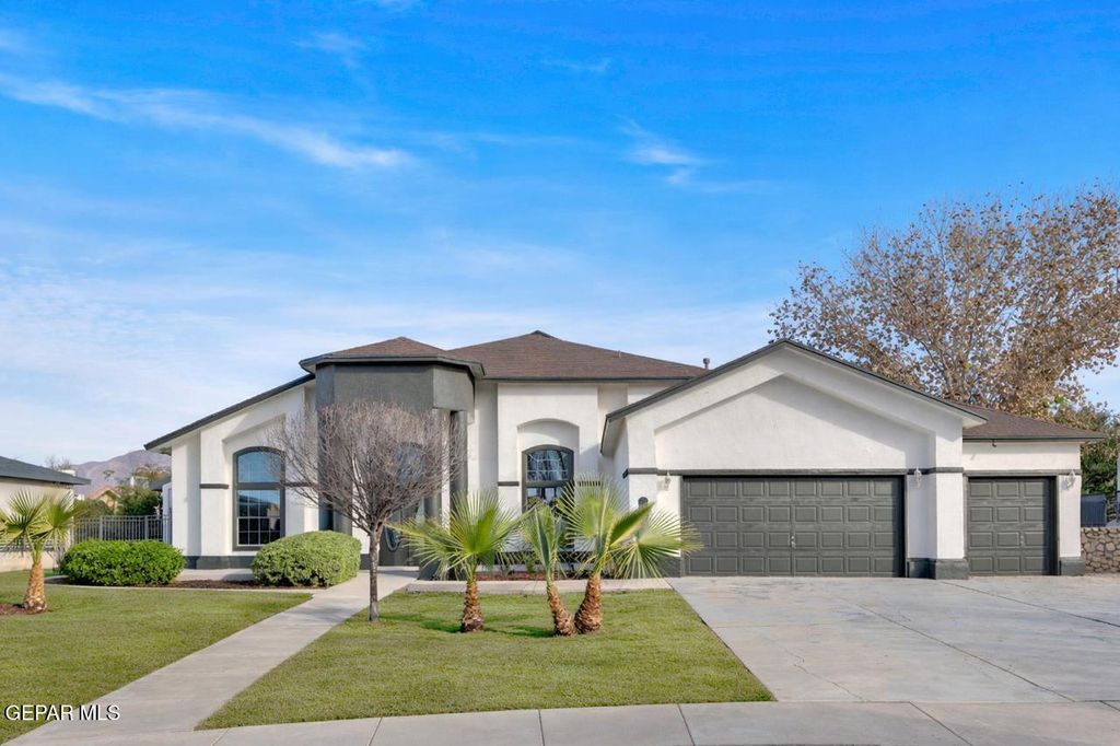 5876 OSCAR PEREZ Avenue, El Paso, TX 79932