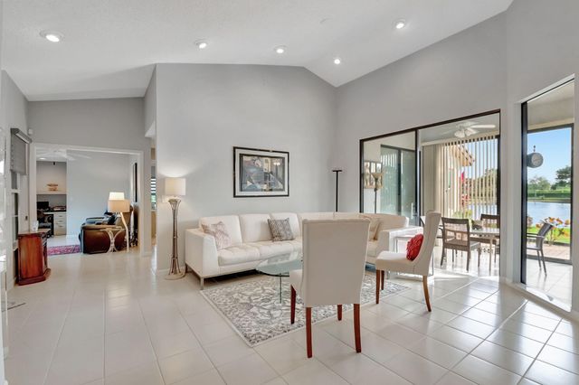 8224 Cassia Dr, Boynton Beach, FL 33472