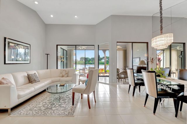 8224 Cassia Dr, Boynton Beach, FL 33472