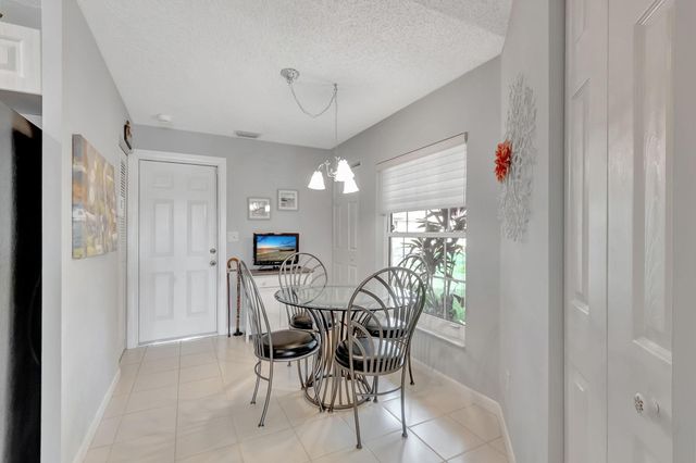 8224 Cassia Dr, Boynton Beach, FL 33472