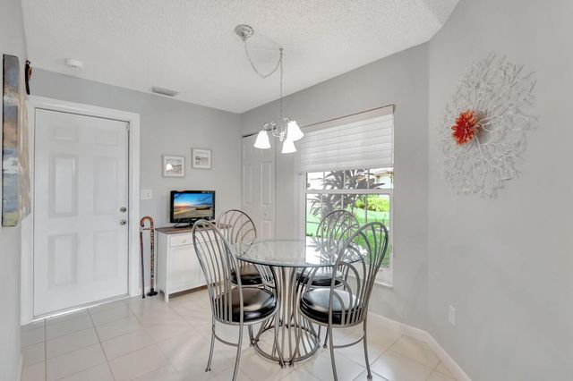 8224 Cassia Dr, Boynton Beach, FL 33472