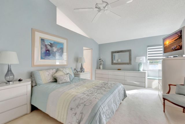 8224 Cassia Dr, Boynton Beach, FL 33472