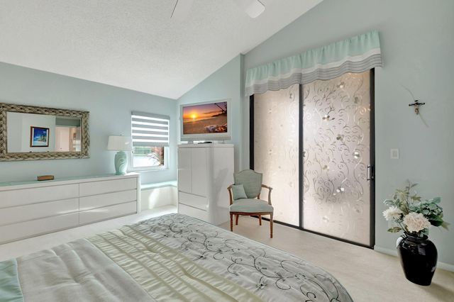 8224 Cassia Dr, Boynton Beach, FL 33472