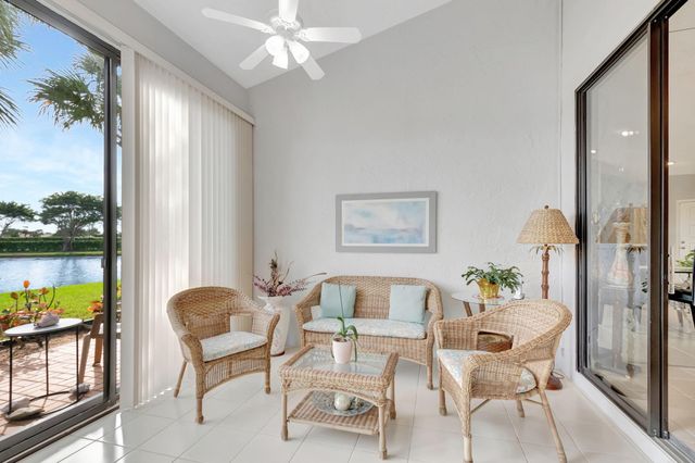 8224 Cassia Dr, Boynton Beach, FL 33472