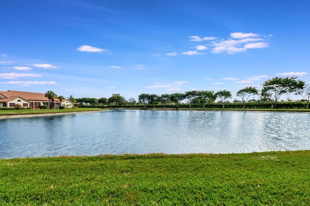 8224 Cassia Dr, Boynton Beach, FL 33472