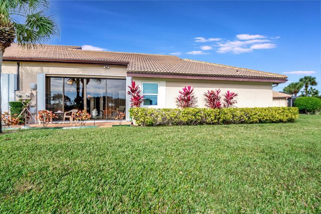 8224 Cassia Dr, Boynton Beach, FL 33472