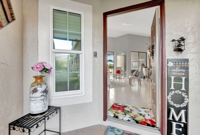 8224 Cassia Dr, Boynton Beach, FL 33472