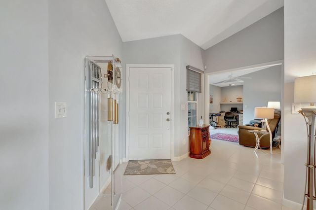 8224 Cassia Dr, Boynton Beach, FL 33472