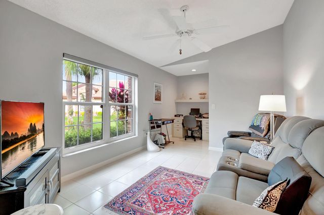 8224 Cassia Dr, Boynton Beach, FL 33472