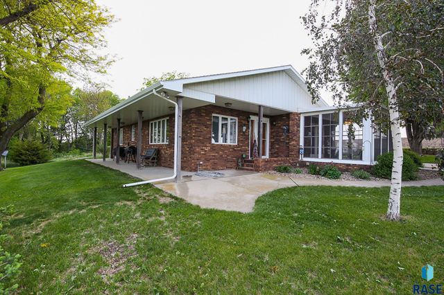 48224 266th St, Brandon, SD 57005
