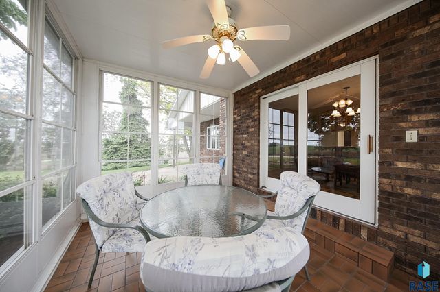 48224 266th St, Brandon, SD 57005