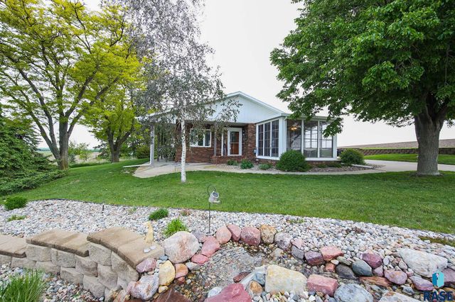 48224 266th St, Brandon, SD 57005