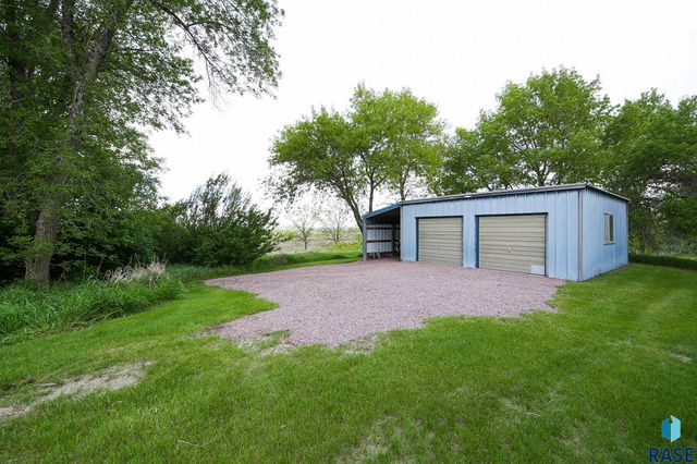 48224 266th St, Brandon, SD 57005