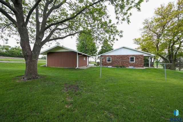 48224 266th St, Brandon, SD 57005