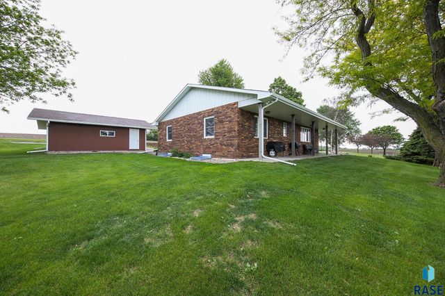 48224 266th St, Brandon, SD 57005