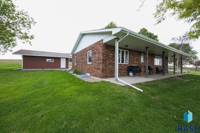 48224 266th St, Brandon, SD 57005