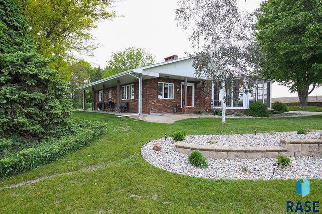 48224 266th St, Brandon, SD 57005