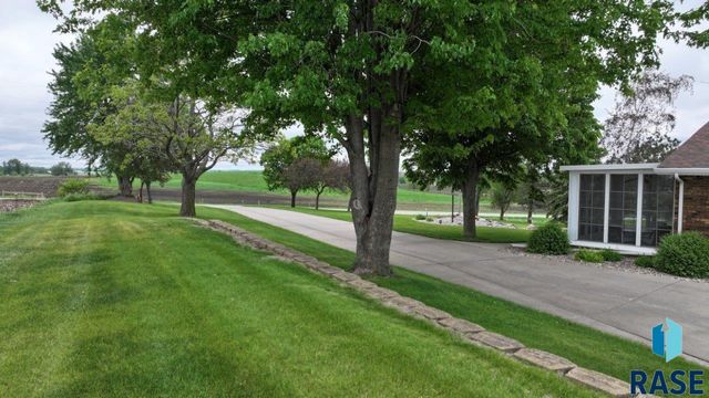 48224 266th St, Brandon, SD 57005