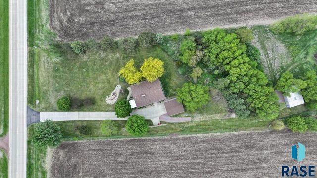 48224 266th St, Brandon, SD 57005