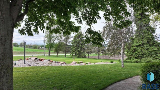 48224 266th St, Brandon, SD 57005
