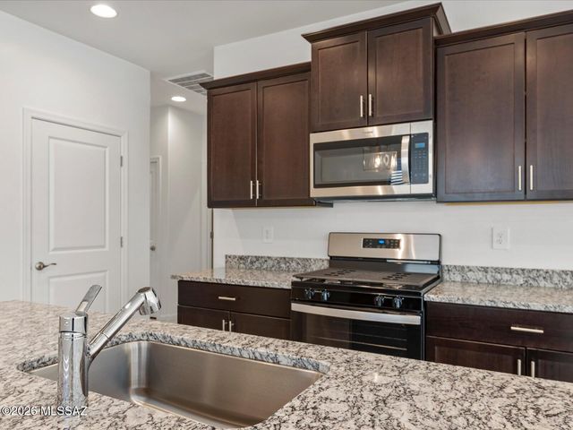 7328 S Gray Jay Drive, Tucson, AZ 85747