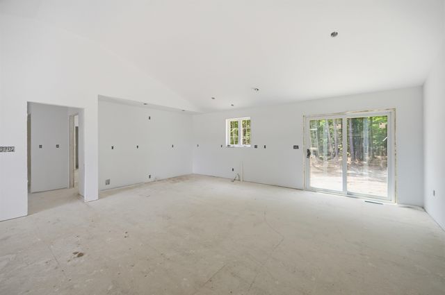 19 Bald Hill Road, Raymond, NH 03077