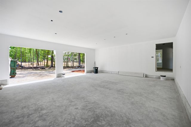 19 Bald Hill Road, Raymond, NH 03077
