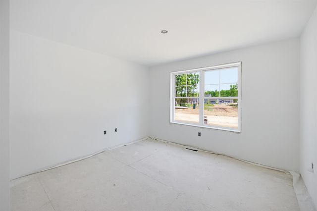 19 Bald Hill Road, Raymond, NH 03077