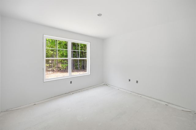19 Bald Hill Road, Raymond, NH 03077