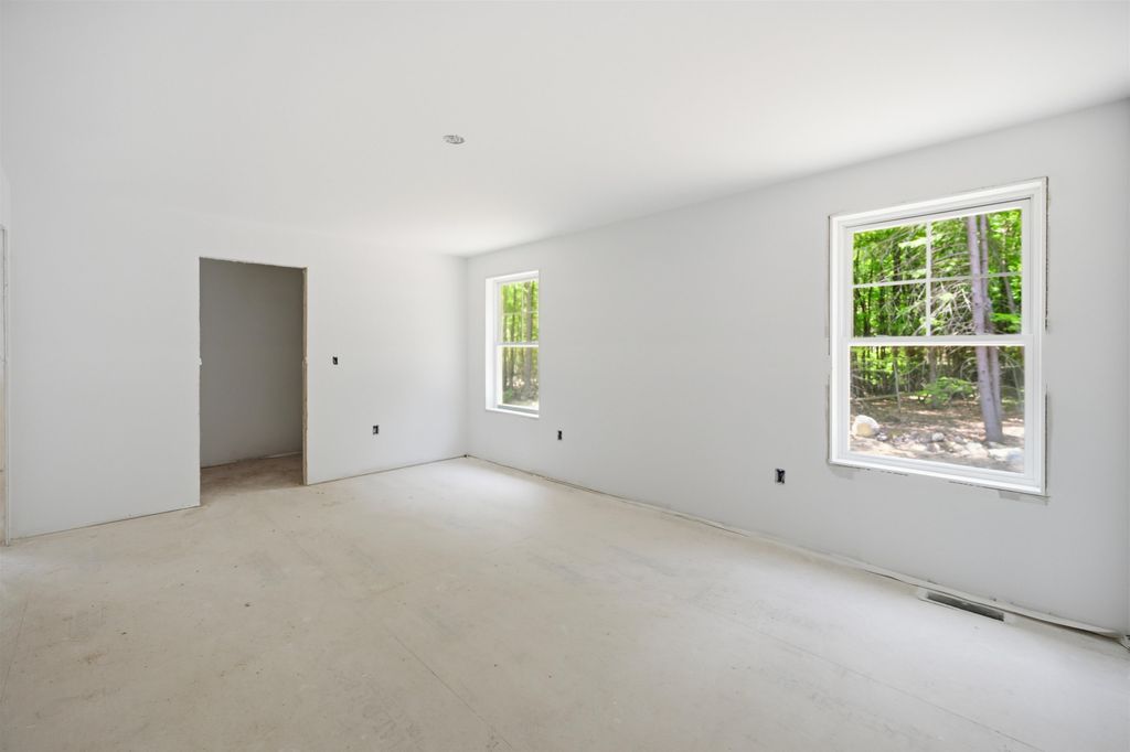 Image 11 of property listing at 19 Bald Hill Road, Raymond, NH 03077