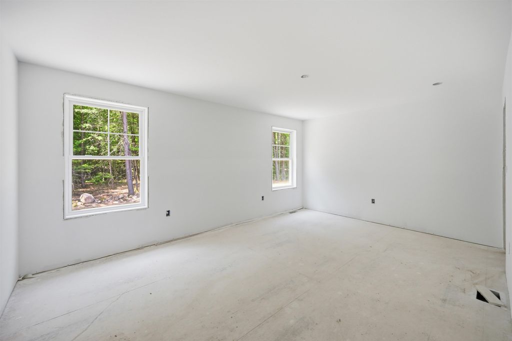 Image 13 of property listing at 19 Bald Hill Road, Raymond, NH 03077