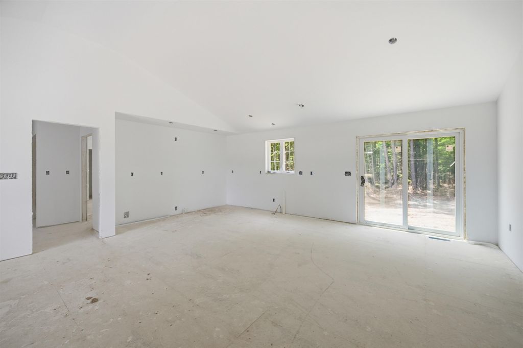 Image 16 of property listing at 19 Bald Hill Road, Raymond, NH 03077