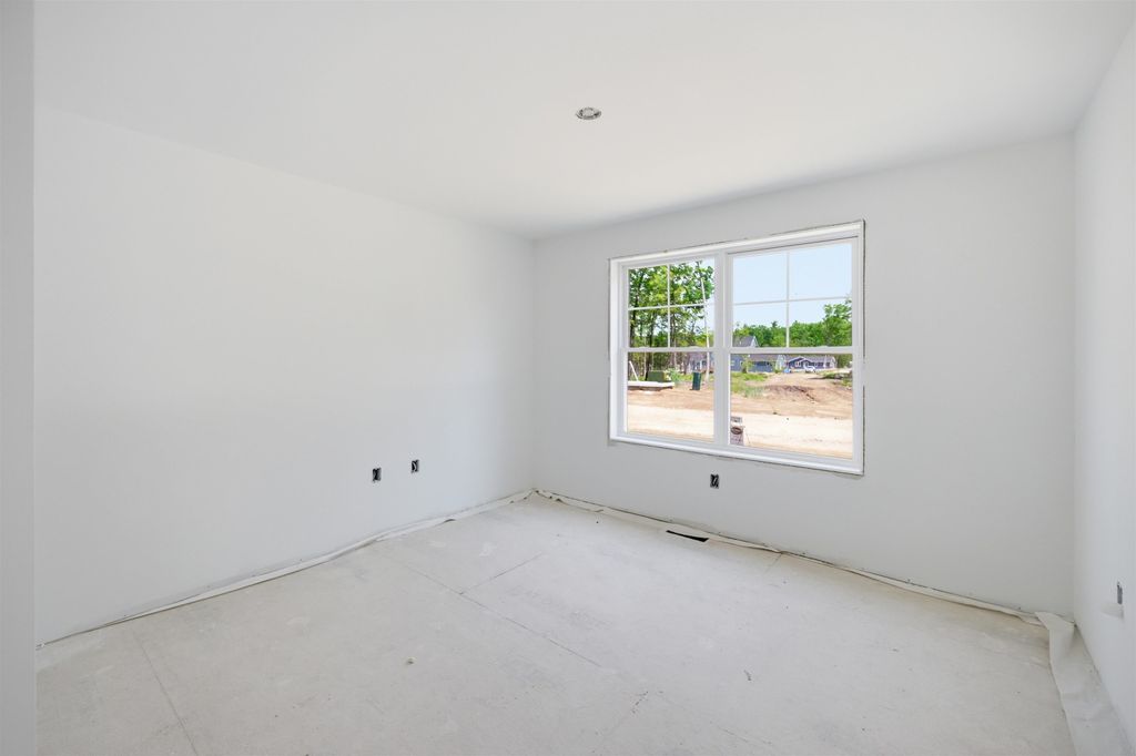 Image 6 of property listing at 19 Bald Hill Road, Raymond, NH 03077