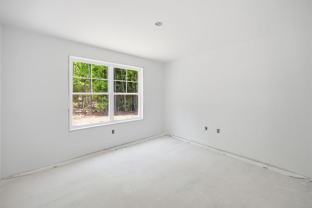 Image 9 of property listing at 19 Bald Hill Road, Raymond, NH 03077