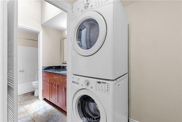 240 Pineview 3A, Irvine, CA 92620