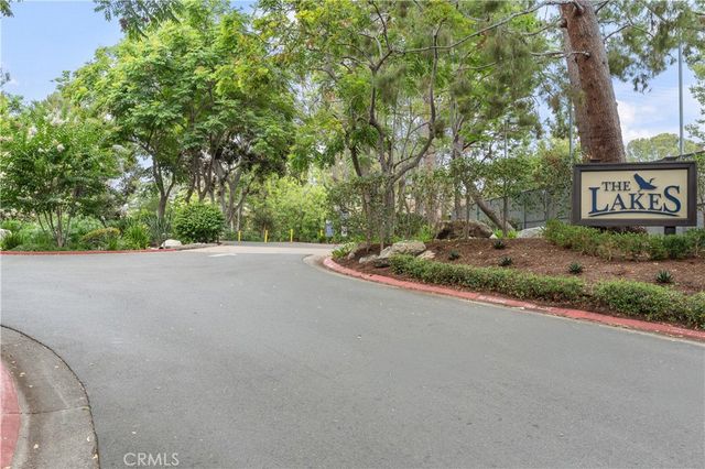 240 Pineview 3A, Irvine, CA 92620