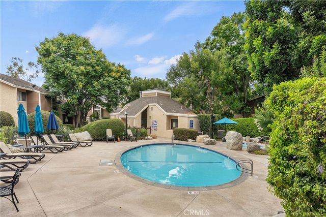 240 Pineview 3A, Irvine, CA 92620
