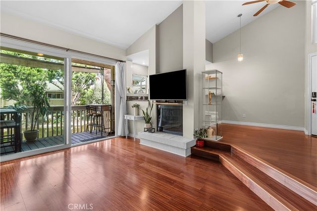 240 Pineview 3A, Irvine, CA 92620