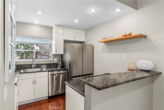 240 Pineview 3A, Irvine, CA 92620