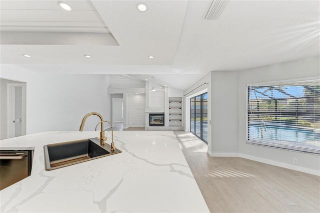 5328 DOMINICA CIRCLE, Sarasota, FL 34233